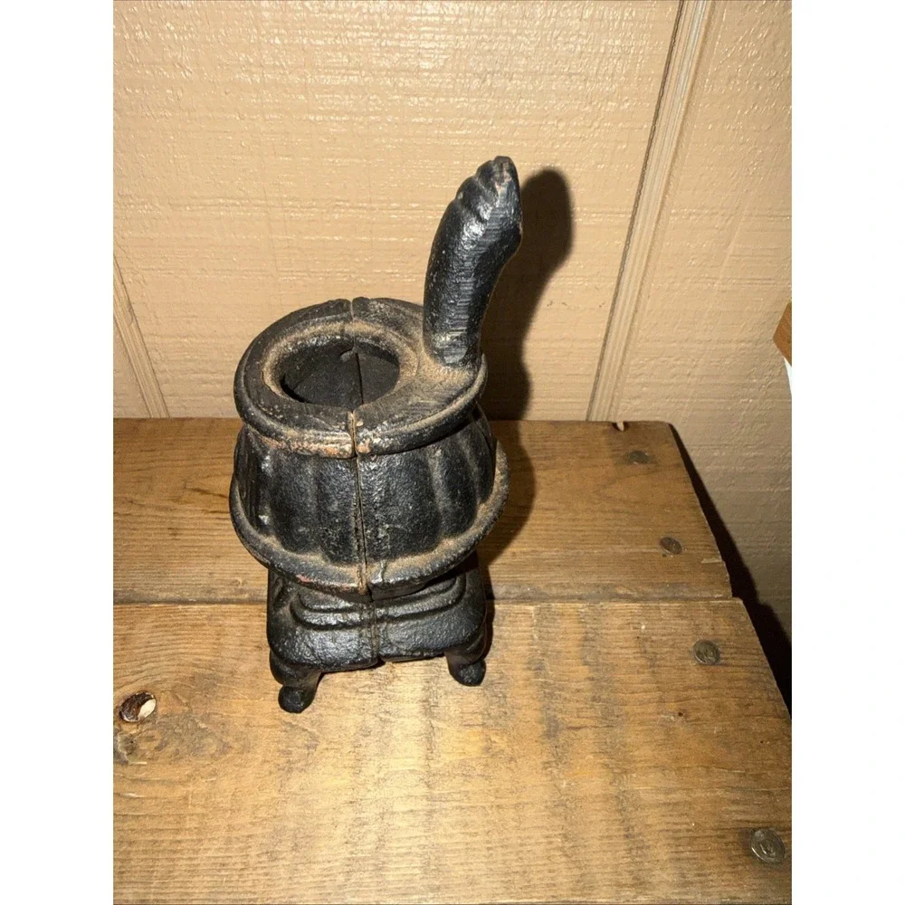 Vintage Miniature‎ Cast Iron Stove